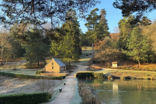 Leonardslee lakes and gardens. Photo credit by @amberdoesevents