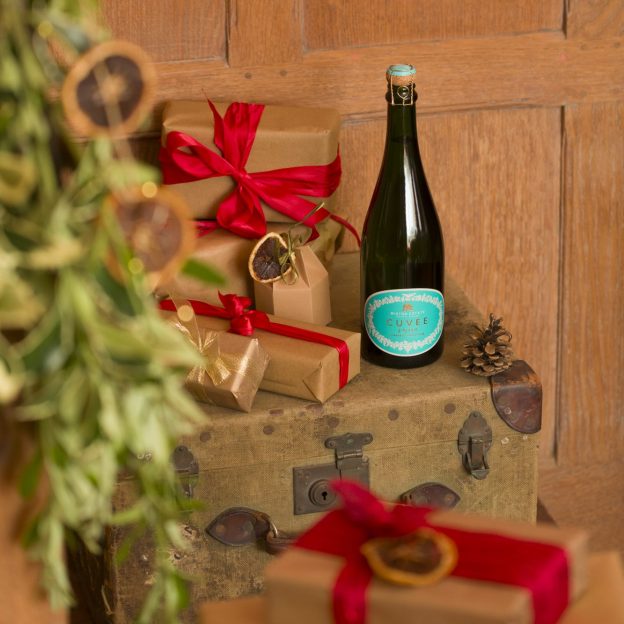 Wiston Estate English Sparkling Wine, Library Collection Cuvée 2009 gifting